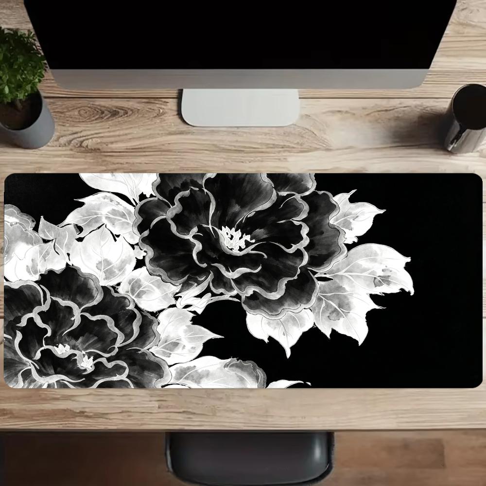 Tappetino per mouse con peonia - Desk Setup Black And White recensione e prezzo