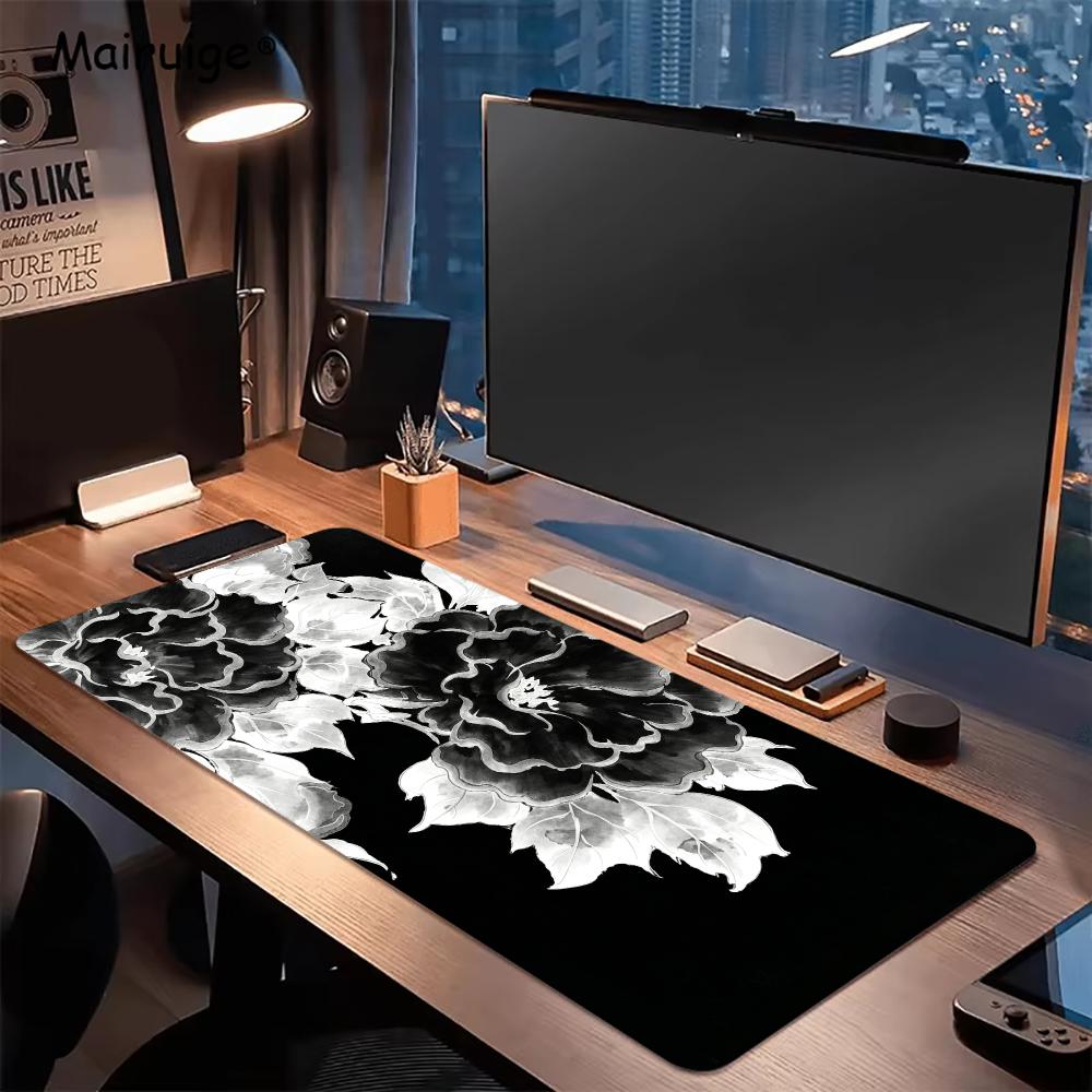 Tappetino per mouse con peonia - Desk Setup Black And White recensione e prezzo